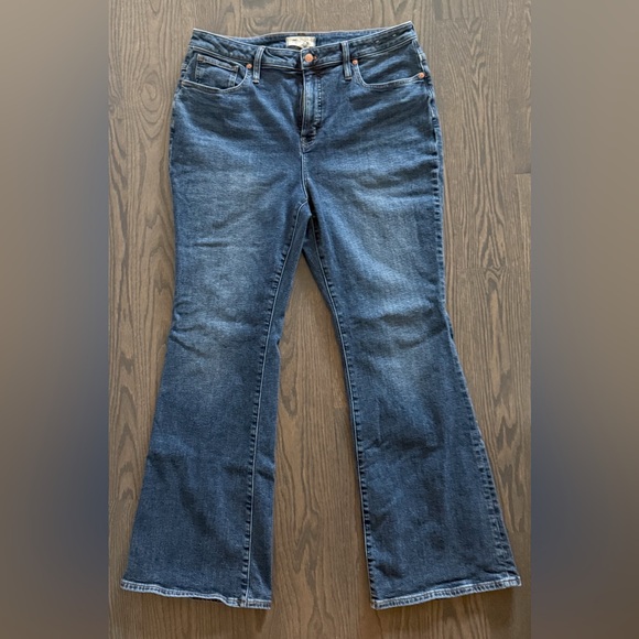 Madewell Curvy Skinny Flare Jeans in Alvord Wash: Instacozy Edition Size 33 EUC - Picture 3 of 10